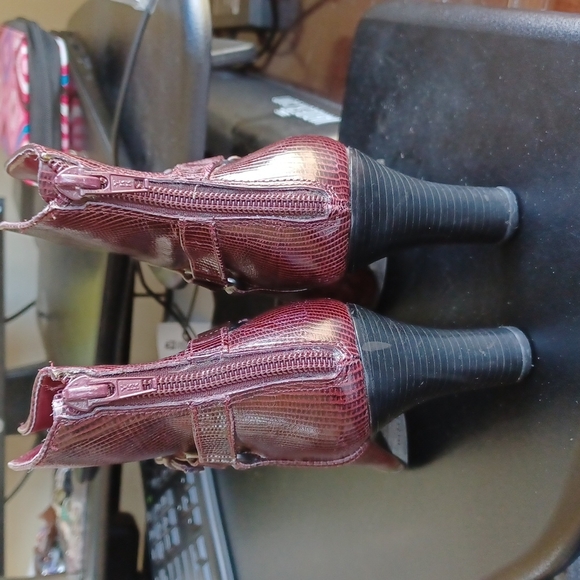 Antonio Melani Landon Leather Women’s Booties - Picture 4 of 8